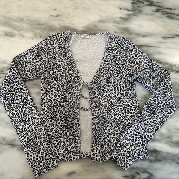 Brandy Melville/ John Galt Tie-front Leopard Print Sweater - Picture 1 of 4